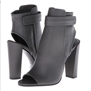 VINCE “Brigham” Peep-Toe bootie charcoal